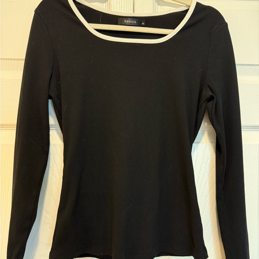 Zesica Black Women's Blouse with White Trim
